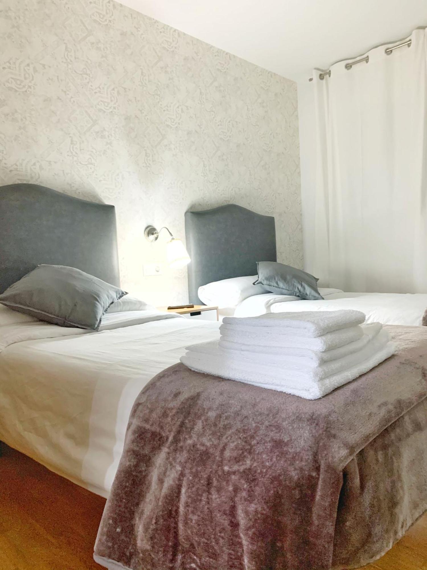 Pension 23-Vinte E Tres O Pedrouzo Exteriör bild