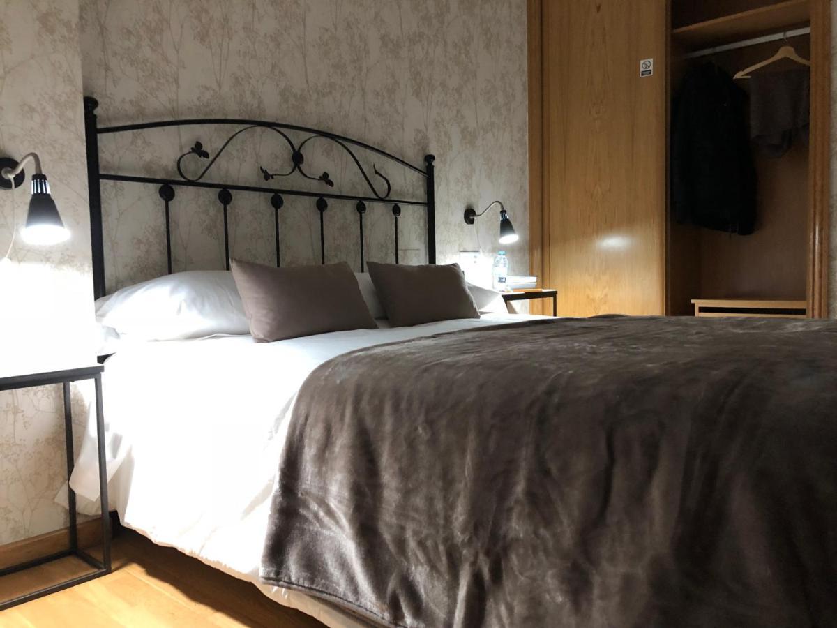 Pension 23-Vinte E Tres O Pedrouzo Exteriör bild