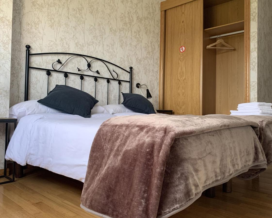 Pension 23-Vinte E Tres O Pedrouzo Exteriör bild